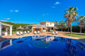 Schönes Landhaus mit Pool für 8 Personen